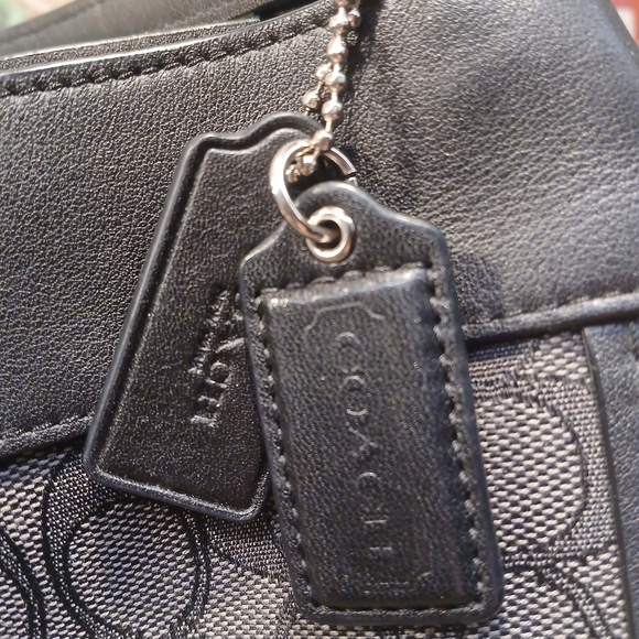Coach Black Shoulder Bag with Elegant Design. Like New Condtion!! - Picture 4 of 6